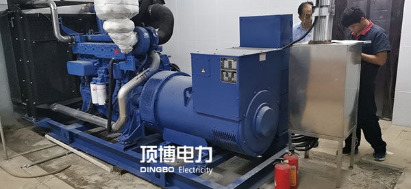 注意！柴油發電機上或周圍的灰塵、泥土和異物也是引起火災或機組過熱的原因